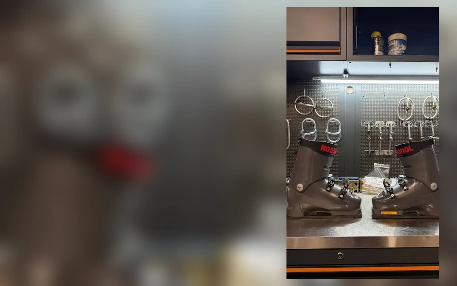 Skischuhe in der Bootfitting-Werkstatt